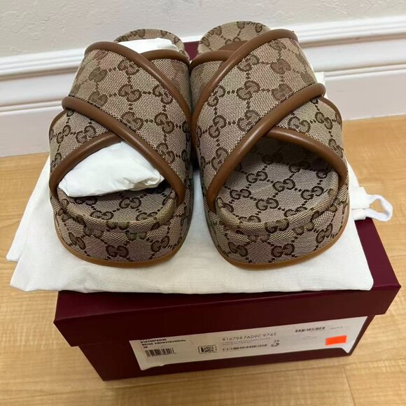 Gucci Women's GG Platform Slide Sandals - Picture 1 of 9